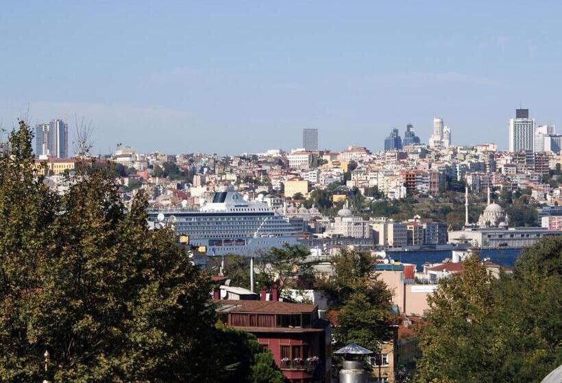 Pokój Standard Trzyosobowy, Modern Sultan