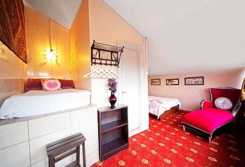 Pokój Standard Trzyosobowy, Modern Sultan