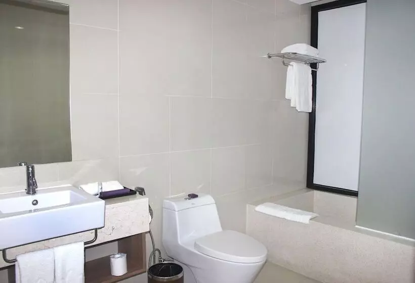 Suite with Pool, Cross Vibe Paasha Atelier Bali Kuta