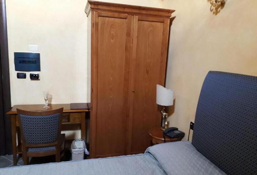 이코노미 룸, Palazzo Marzano