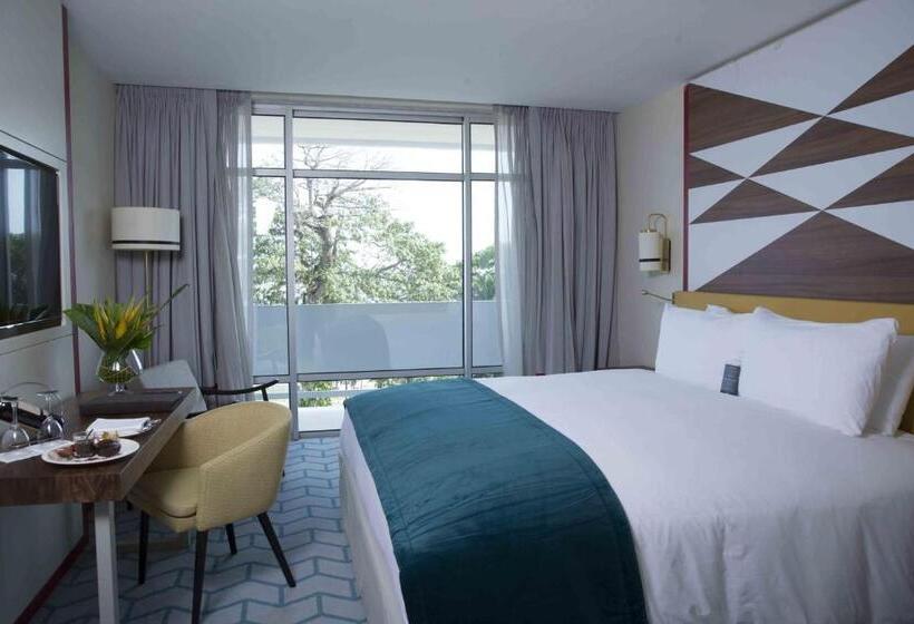 اتاق سوپریور با تخت بزرگ, Sofitel Abidjan Hotel Ivoire