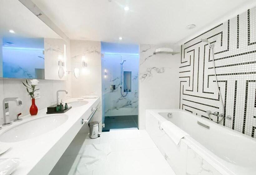 سوئیت با تخت بزرگ, Sofitel Abidjan Hotel Ivoire