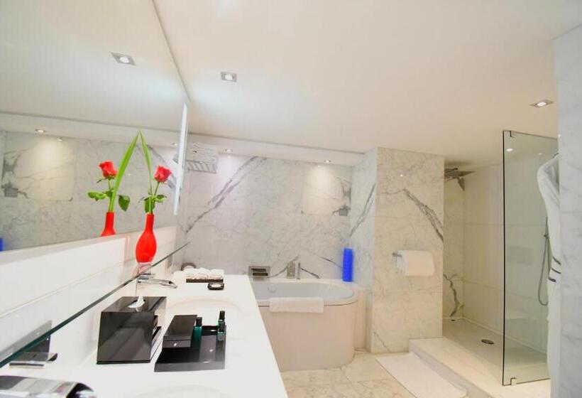 سوئیت با تخت بزرگ, Sofitel Abidjan Hotel Ivoire