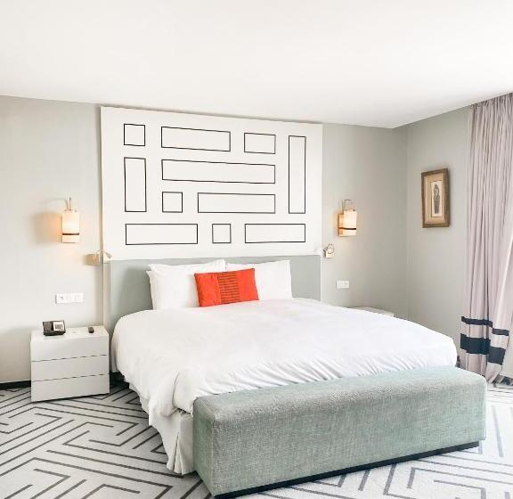 سوئیت با تخت بزرگ, Sofitel Abidjan Hotel Ivoire