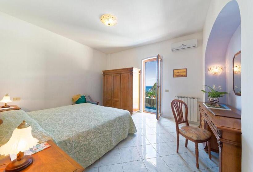 Camera Standard Vista Mare, Zaro