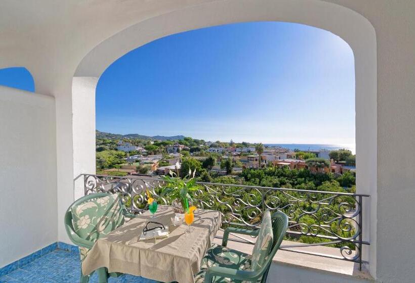 Camera Familiare, Zaro