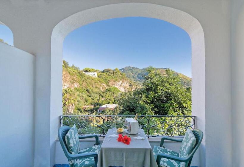 Camera Tripla Comfort, Zaro