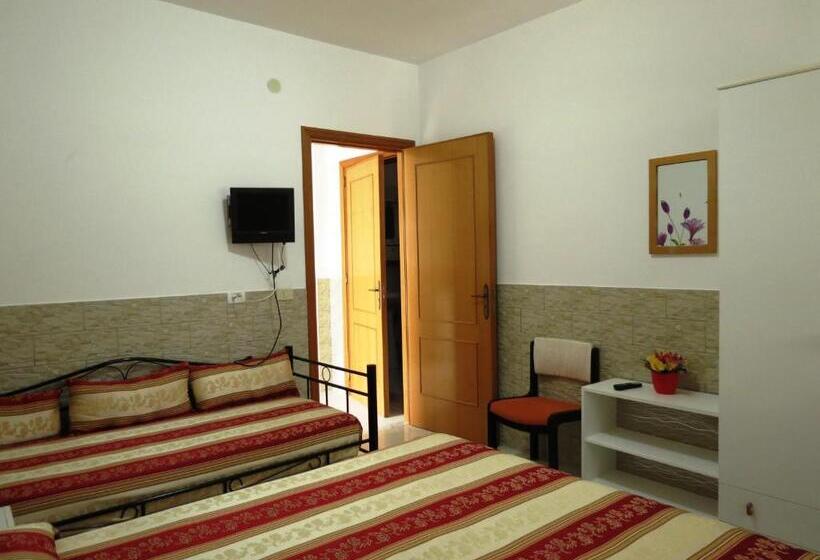 חדר סטנדרט לשלושה, Residence Villa Ascoli