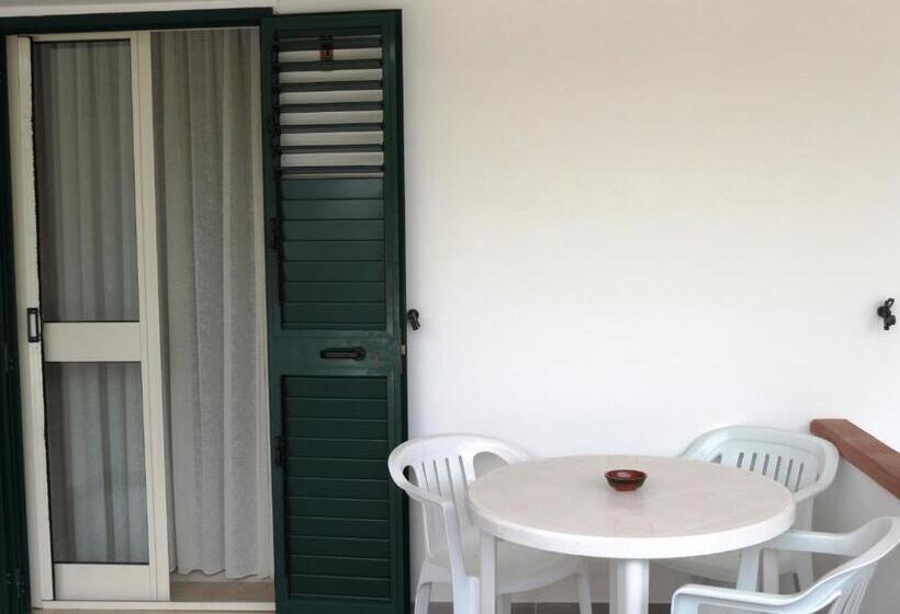 חדר סטנדרט לשלושה, Residence Villa Ascoli