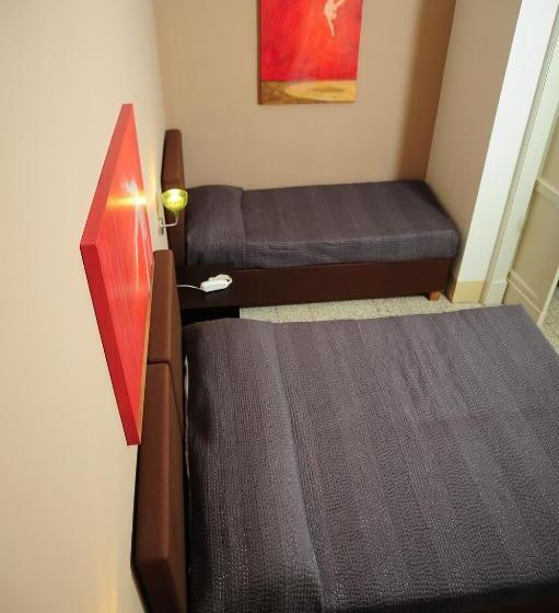 اتاق استاندارد سه نفره, Sangiuliano114 B&b