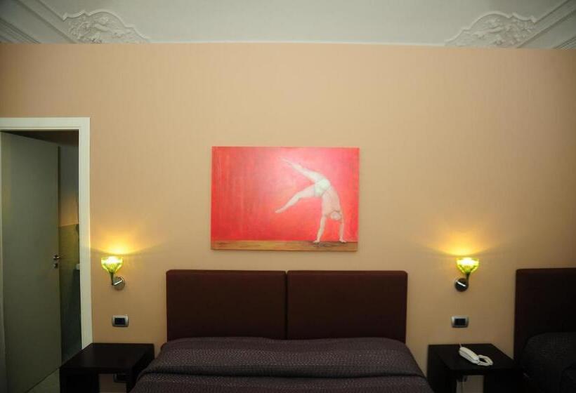 اتاق استاندارد سه نفره, Sangiuliano114 B&b