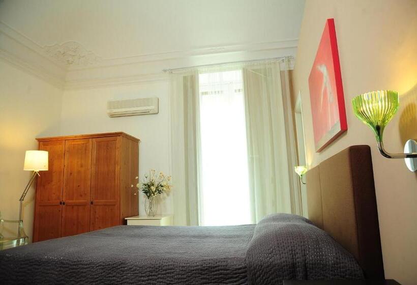 اتاق استاندارد سه نفره, Sangiuliano114 B&b