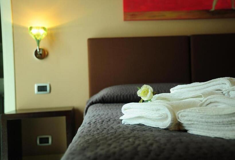 اتاق استاندارد سه نفره, Sangiuliano114 B&b