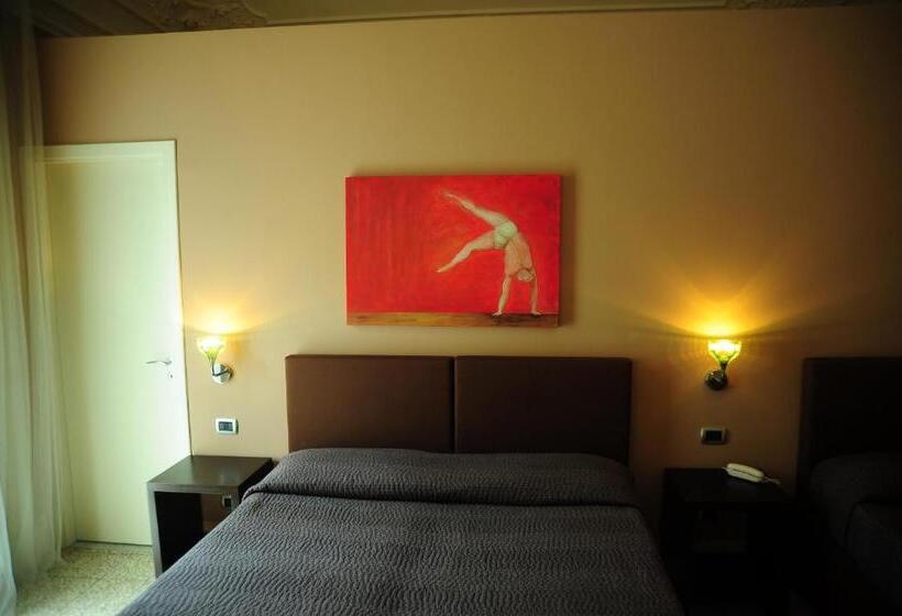 اتاق استاندارد سه نفره, Sangiuliano114 B&b