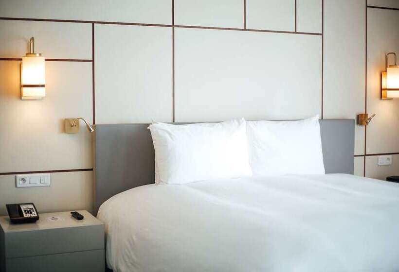 سوئیت پرزیدنت, Sofitel Abidjan Hotel Ivoire