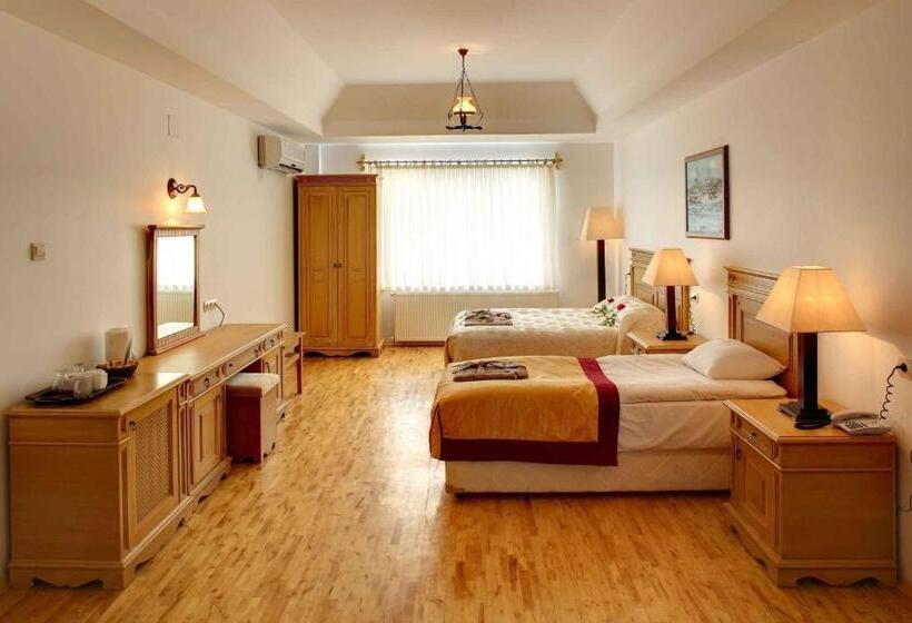 اتاق استاندارد سه نفره, Ugurlu Termal Tatil Köyü