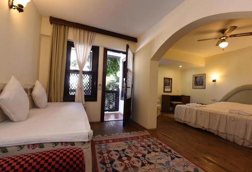 수피리어 트리플 룸, Villa Konak