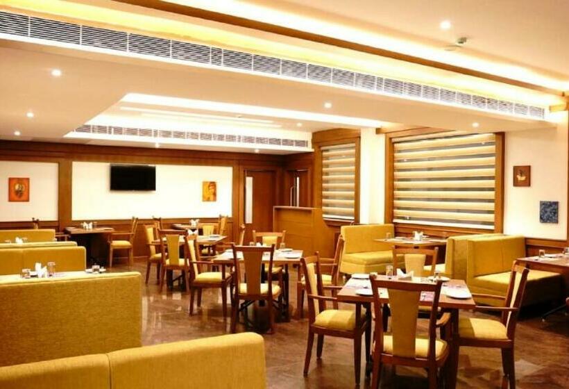 חדר דלוקס, Dass Regency