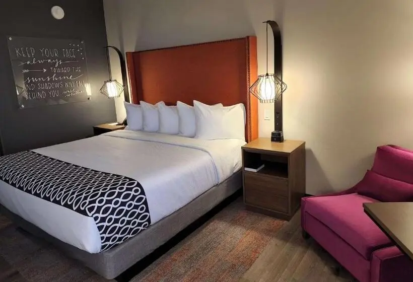 身障者適用キングサイズベッドルーム, La Quinta Inn & Suites By Wyndham Pflugerville