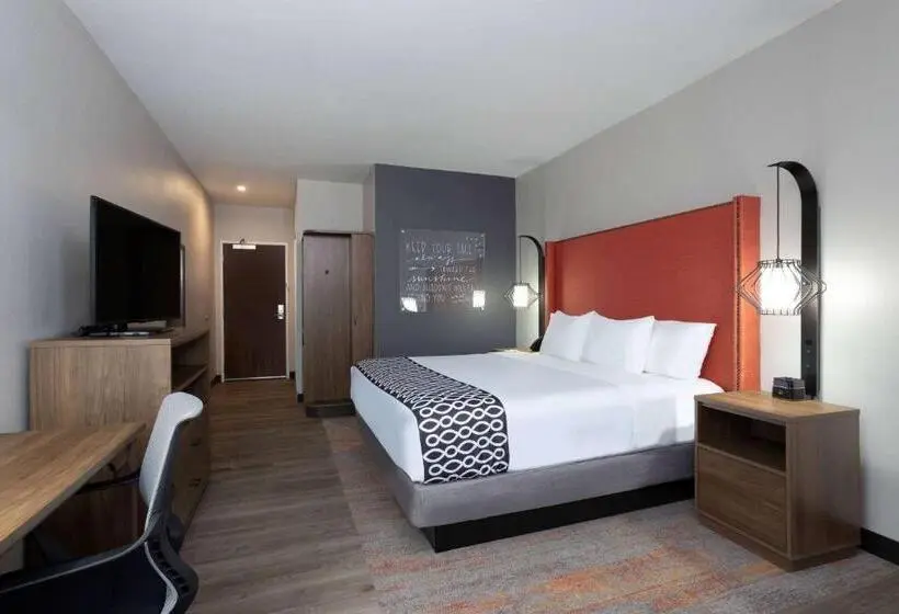 キングサイズベッドのスタンダードルーム, La Quinta Inn & Suites By Wyndham Pflugerville