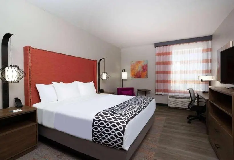 キングサイズベッドのスタンダードルーム, La Quinta Inn & Suites By Wyndham Pflugerville