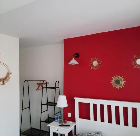 Cameră Standard, Chez Collette