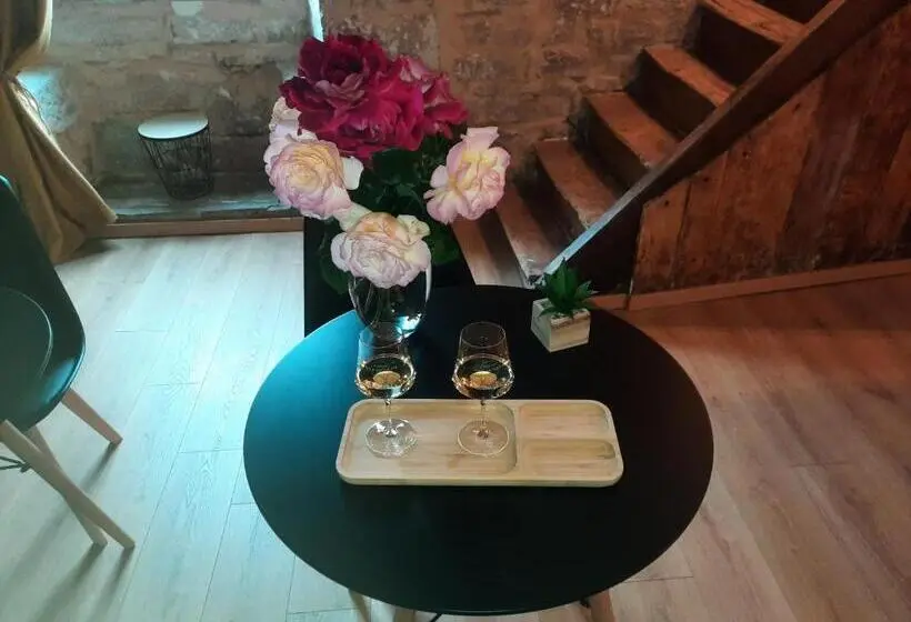 Cameră Standard, Chez Collette