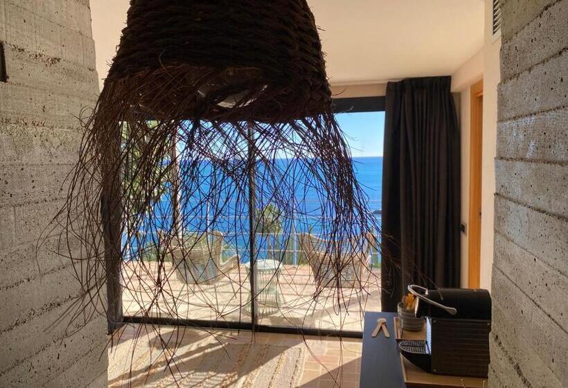 اتاق لوکس با بالکن و چشم‌انداز دریا, El Jardin Botánico Villa Luz