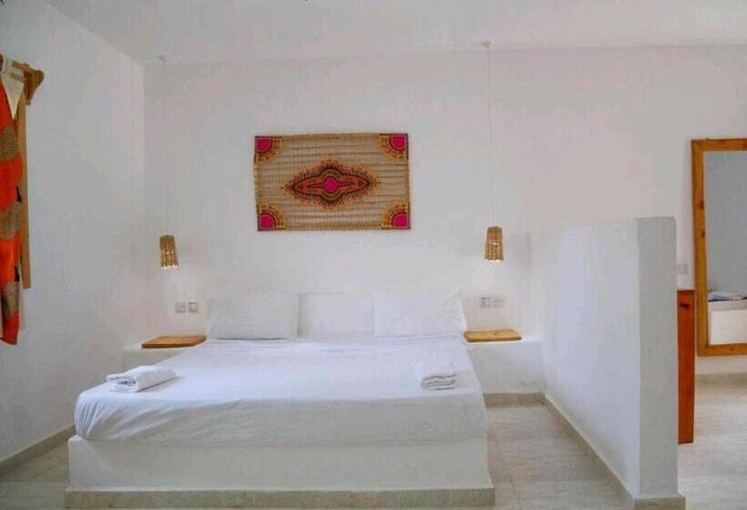 חדר סטנדרט לארבעה, Jahazi