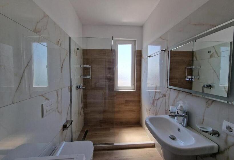 Апартаменты Deluxe 1 Спальня, Anchor Apartments
