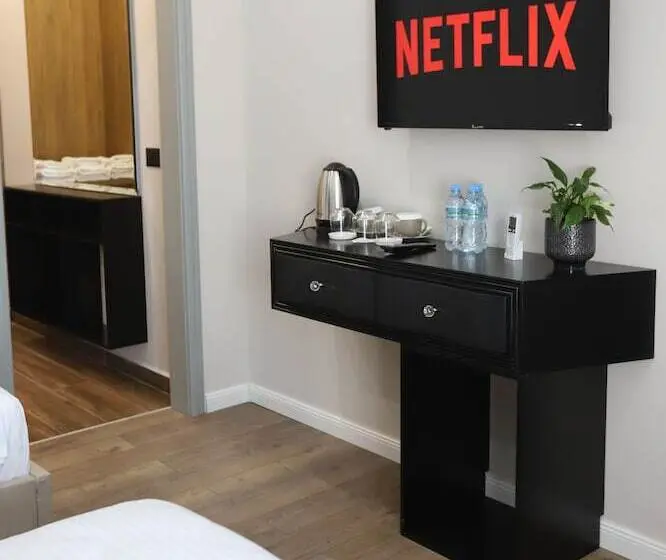 Deluxe Room with Hot Tub