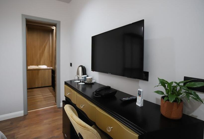 חדק דלוקס עם ג'קוזי, Imperator