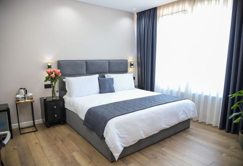 סוויטת סופריור, Imperator