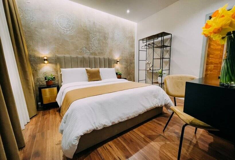 חדר דלוקס, Imperator