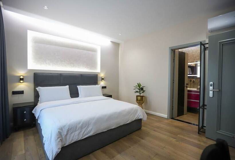 חדר דלוקס, Imperator