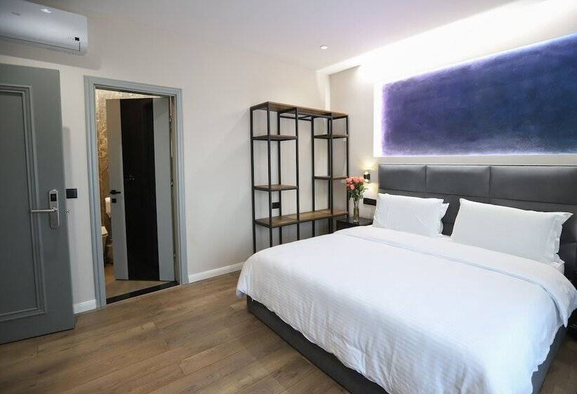 חדר דלוקס, Imperator