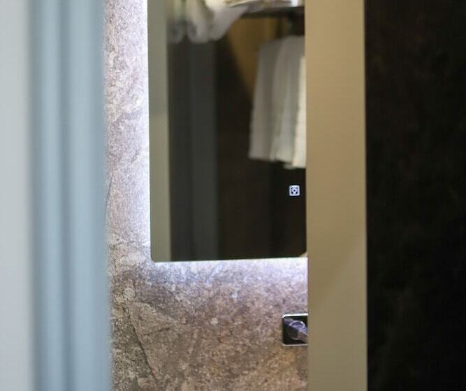 חדר דלוקס, Imperator