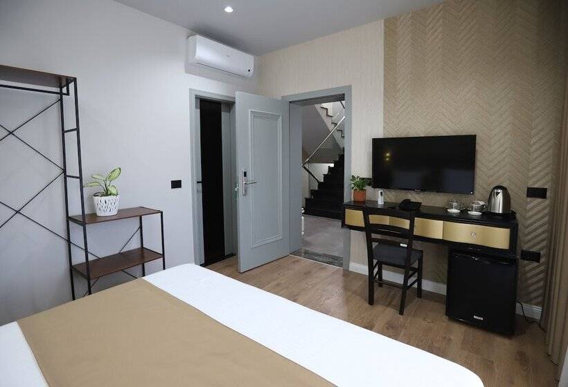 חדר דלוקס, Imperator