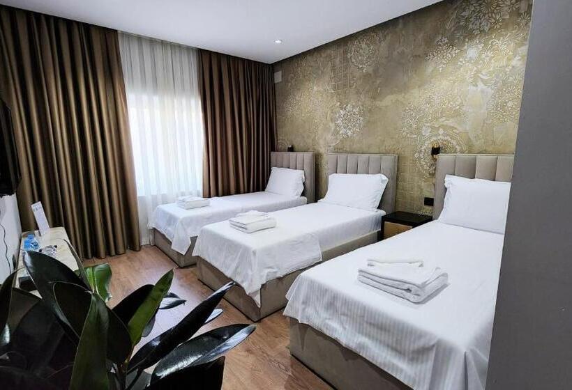 חדר בסיסי לשלושה, Imperator