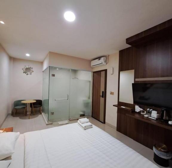 ジュニアスイート, Morena Batam