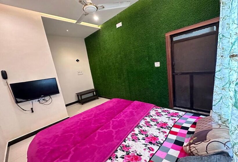 スタンダードルーム, The Galaxy Near Udaipur Airport