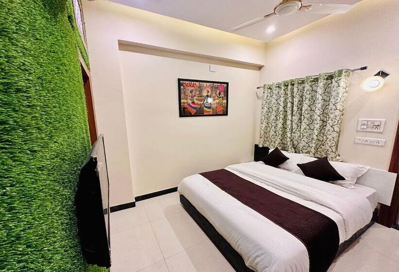 デラックスルーム, The Galaxy Near Udaipur Airport