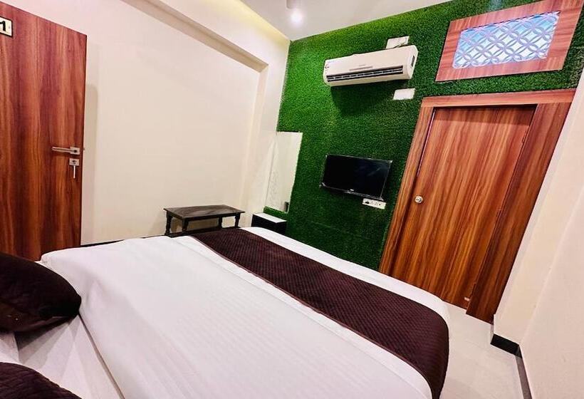 デラックスルーム, The Galaxy Near Udaipur Airport