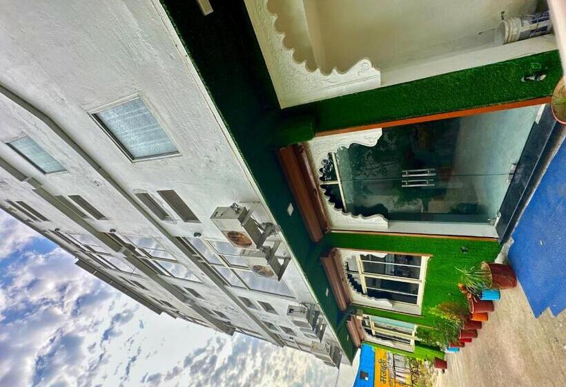 スタンダードルーム, The Galaxy Near Udaipur Airport