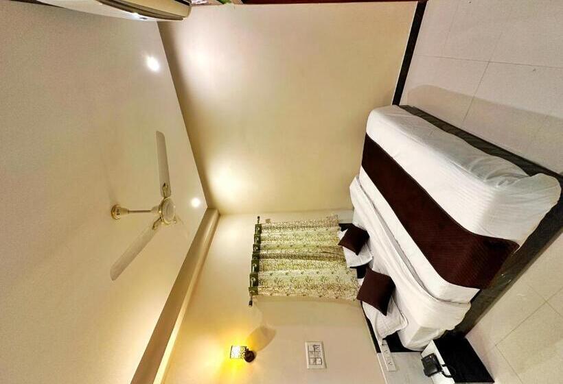 デラックスルーム, The Galaxy Near Udaipur Airport