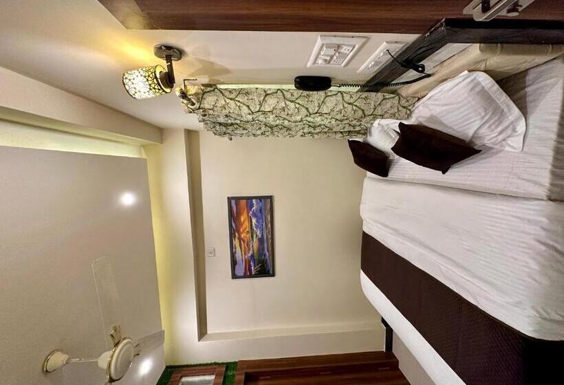 デラックスルーム, The Galaxy Near Udaipur Airport