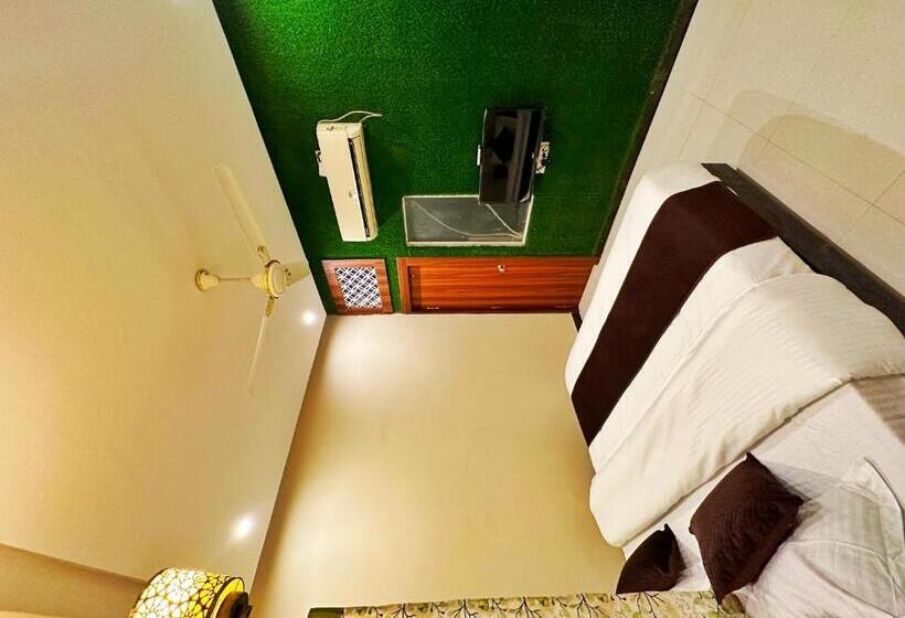 デラックスルーム, The Galaxy Near Udaipur Airport