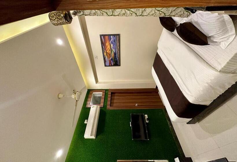 デラックスルーム, The Galaxy Near Udaipur Airport