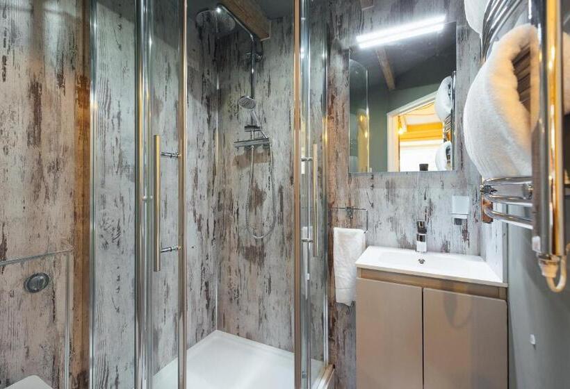 غرفة أساسية, Penrhiw Farm B & B