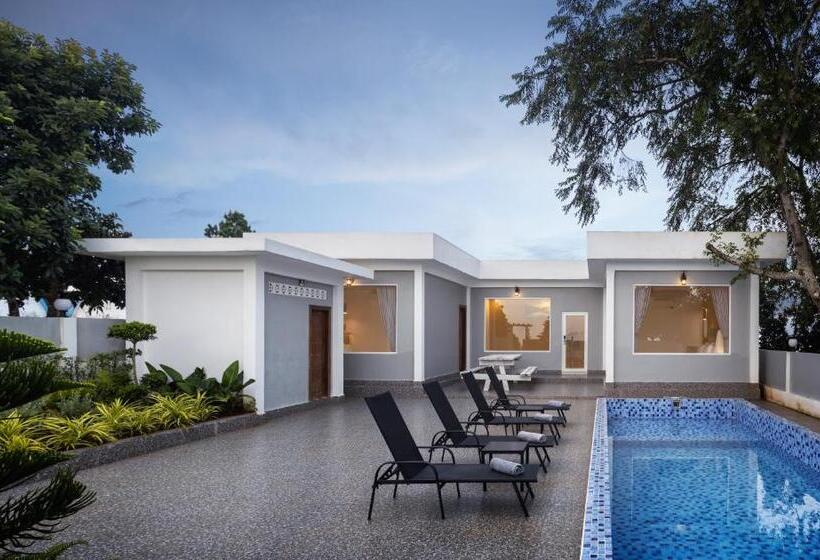 וילה עם חדר שינה אחד ובריכת שחיה, Pidoma Resort